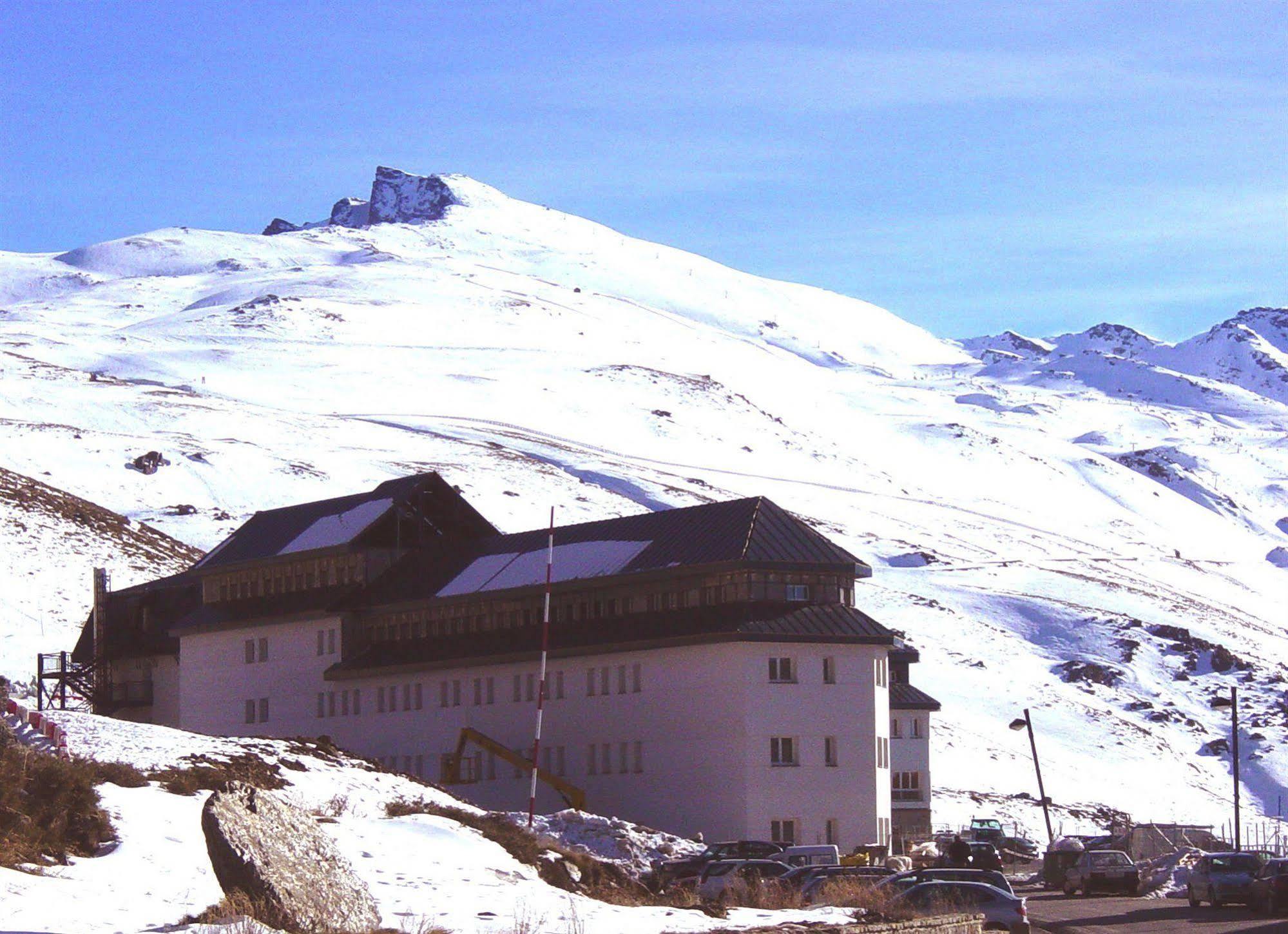 Albergue Inturjoven Sierra Nevada Esterno foto